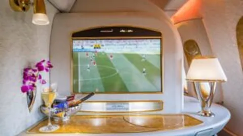 畅游足球盛宴，尽览德乙英冠荷甲精彩瞬间！揭秘赛场热度全解析！